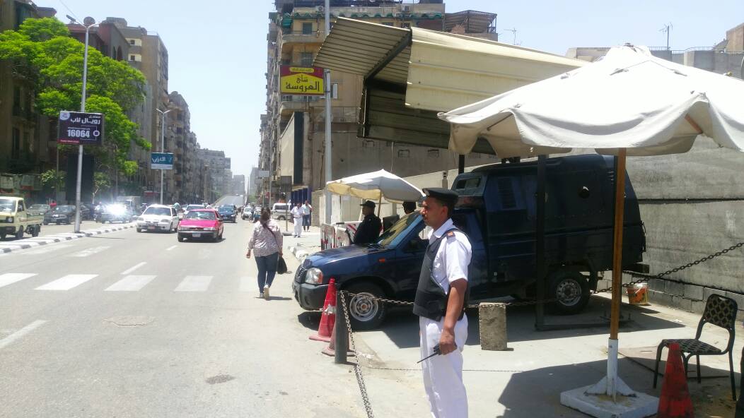 بالصور.. استنفار أمني حول كنائس العاصمة