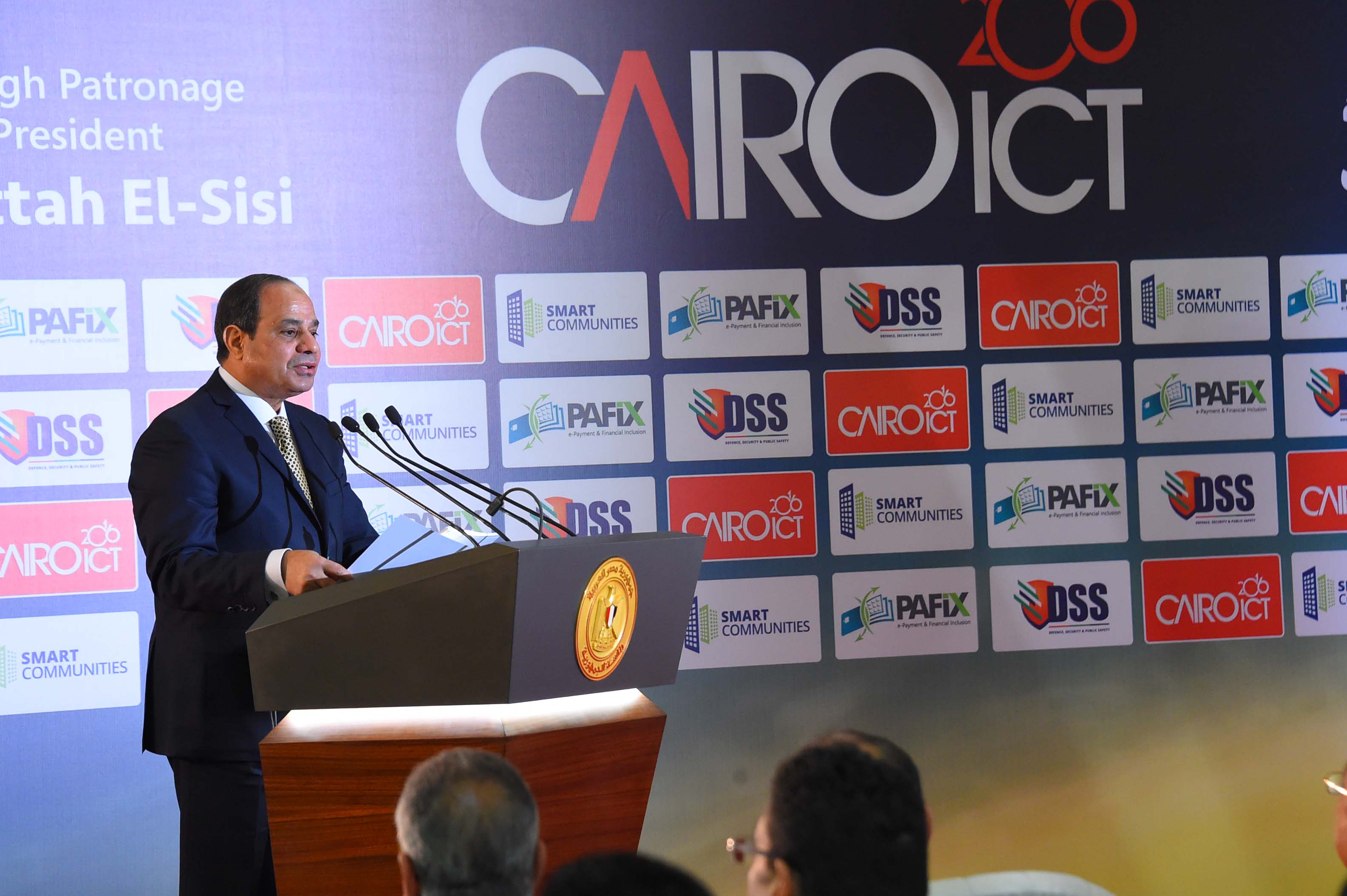 «السيسي» يطلق إشارة تنفيذ «مدينة المعرفة» في افتتاح المؤتمر الدولي للاتصالات