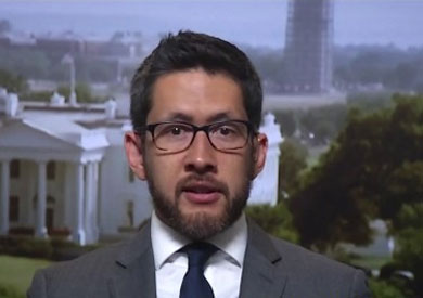 مدير مجموعة أوكسفورد: مصر تجاوزت المرحلة الحرجة.. وخفض الأسعار يستغرق شهورا