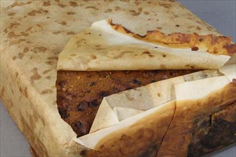 كعكة عمرها 100 سنة.. وصالحة للأكل!