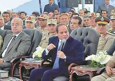 السيسى من دمياط: طول ما أنا عايش وفى مكانى لن أترك أحدًا يأخذ شيئًا من حق الناس