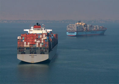 عبور 51 سفينة قناة السويس بحمولة 3.5 مليون طن - 
        بوابة الشروق