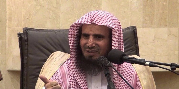 السعودية تمنع إمامًا من الخطابة لوصفه المرأة بأن «لها ربع عقل»