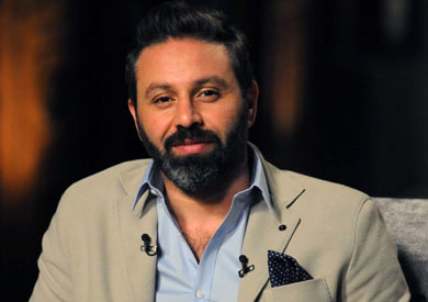 حازم إمام يدعو للانتماء الوطني عن طريق التشجيع في «زووو»