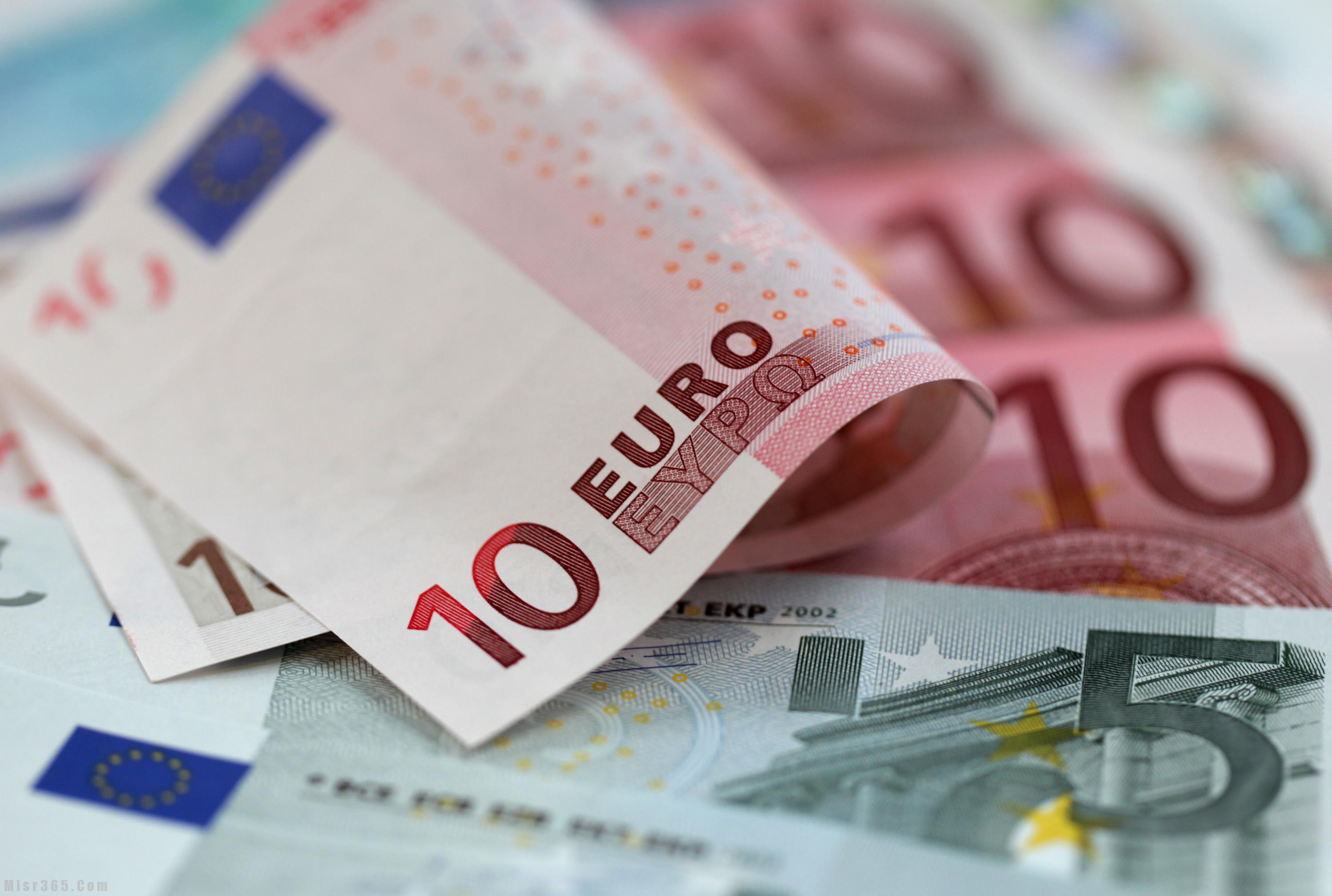 في الذكرى العشرين لاعتماده عملة موحدة..الديون السيادية تهدد الـ«اليورو» - 
        بوابة الشروق