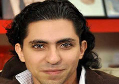زوجة المدون السعودي رائف بدوي تدعو «ميركل» لطلب العفو عنه