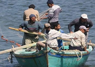 شيخ الصيادين: الجيش الليبى احتجز 6 مصريين أثناء عودتهم من ميناء زوار