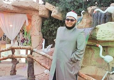 «يوميات مأذون».. حكايات الزواج والطلاق على طريقة «فيسبوك»