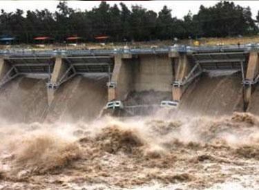 سيول عارمة تودي بحياة 17 شخصًا في إيران