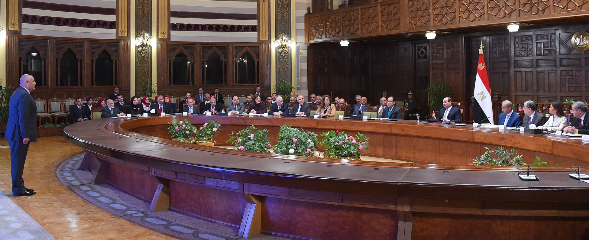الرئيس السيسي: الوادي الجديد محافظة واعدة بفرص الاستثمار المتنوعة الرئيس السيسي: الوادي الجديد محافظة واعدة بفرص الاستثمار المتنوعة