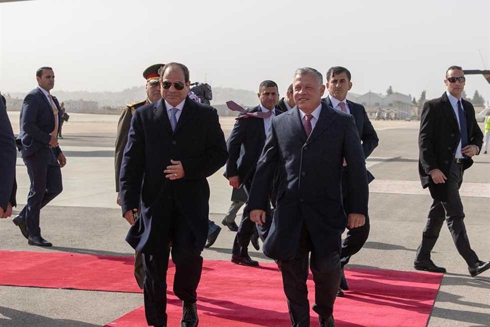 السيسي يعود من الأردن إلى أرض الوطن -
بوابة الشروق السيسي يعود من الأردن إلى أرض الوطن -
بوابة الشروق