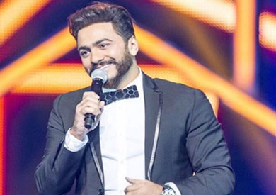 عن إحيائه حفلتين في ليلة واحدة.. «تامر حسني»: كانت مجازفة مدروسة