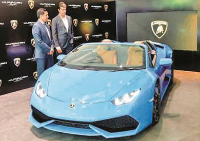 بالصور.. الكشف عن سيارة لامبورجينى Huracan 610ــ4 Spyder فى الهند