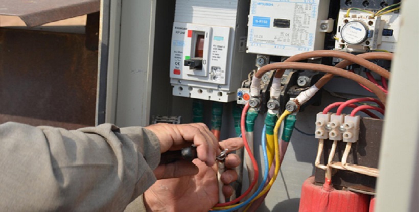 مصدر بـ«الكهرباء»: الانتهاء من تنفيذ صيانة الكابلات والمهمات بشركات التوزيع بتكلفة 1.7 مليار جنيه