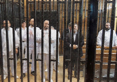 تأجيل محاكمة مرسي في «التخابر» لـ20 سبتمبر.. والقاضي يأمر بفحص المتهمين صحيا 
