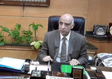 مصرع شخص وإصابة 2 إثر تصادم 4 سيارات بطريق الخدمات في البحيرة