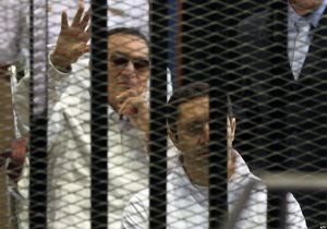 غياب مبارك عن بدء جلسة تعقيبه في «محاكمة القرن» -


