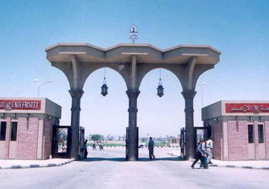 http://www.shorouknews.com/uploadedimages/Sections/Egypt/Eg-Politics/original/Al-Azhar-University-in-Assiut1868.jpg