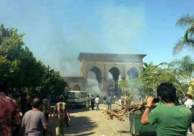 http://www.shorouknews.com/uploadedimages/Sections/Egypt/Eg-Politics/original/Clashes-Azhar-University221730.jpg
