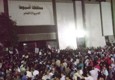 http://www.shorouknews.com/uploadedimages/Sections/Egypt/Eg-Politics/original/Clashes-yesterday-in-Assiut1616.jpg
