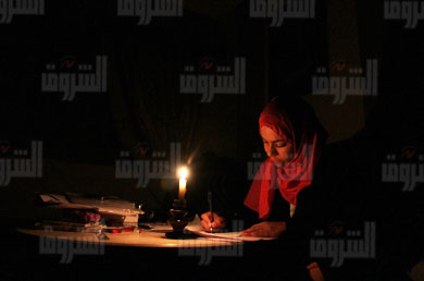 استياء شديد بين أهالي سوهاج بعد تصاعد أزمة انقطاع الكهرباء لـ10 ساعات يوميًا -

