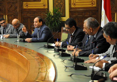 السيسي: المصريون لم يطيحوا بمرسي بسبب «انقطاع الكهرباء» -

