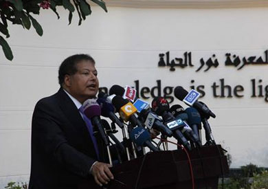 "المهن التعليمية" تنعي الراحل أحمد زويل