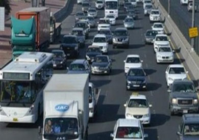 عودة الحركة المرورية لطبيعتها في بنها بعد توقفه بسبب عطل بسيارة نقل