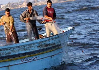 سفير مصر فى تونس: ترحيل 13 صيادا مصريا إلى القاهرة
