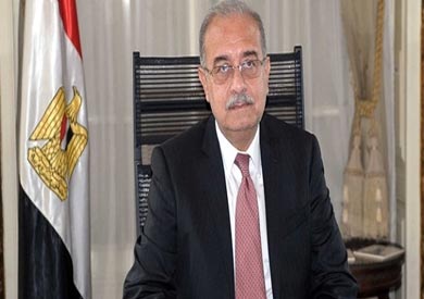 رئيس الوزراء يلتقط صورة تذكارية مع علماء مصر في مؤتمر «مصر تستطيع»
