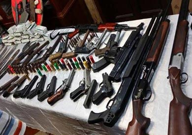 ضبط شقيقان يتاجران في الأسلحة النارية بحوزتهما 4 قطع بالقليوبية