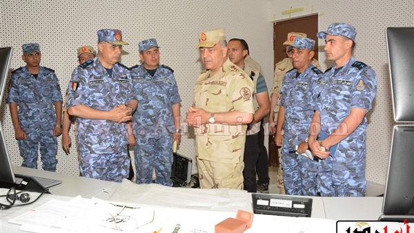 الفريق «حجازي» يتفقد عددا من منظومات التسليح وعناصر التأمين القتالي بالقوات البحرية