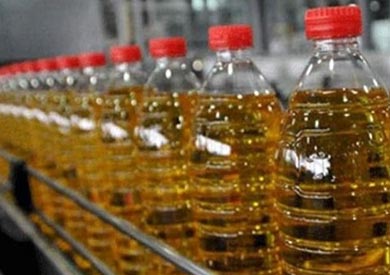 ضبط 10 طن زيت طعام داخل مصنع مواد غذائية بدون ترخيص في القليوبية