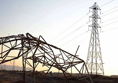 انقطاع الكهرباء عن «سيدي براني» بمطروح بسبب عاصفة رعدية ممطرة - 

        