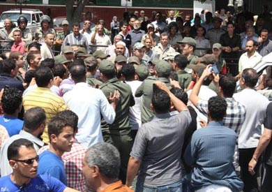 أهالي كفر الشيخ يهددون بالتظاهر بسبب انقطاع المياه.. ورئيس الشركة: «لا أزمة بالمياه»