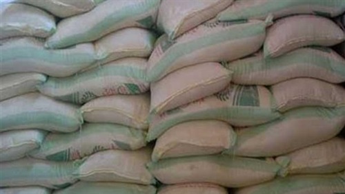 ضبط 2.5 طن أرز داخل مصنع لتعبئة مواد غذائية دون ترخيص