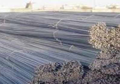 الدولار يرفع أسعار الحديد 200 جنيه.. والطن يقترب من 10 آلاف جنيه بالمصنع