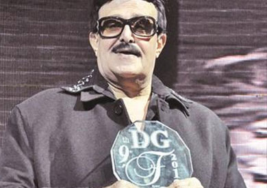 سمير غانم يدعم المتسابقة المصرية ريم التوني في برنامج «الملكة»