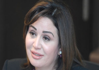 إلهام شاهين: «مواقع التواصل الاجتماعي مقلب زبالة».. و«لدي ديفوهات كثيرة»