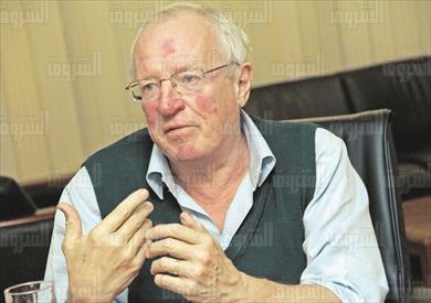 فيسك نقلا عن محمد فهمى: بعض مسجونى الإخوان فرحوا بقطع رأس صحفى فى سوريا