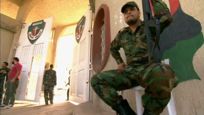 مقتل 12 سجينا ليبيا «بعد الافراج عنهم» في العاصمة طرابلس