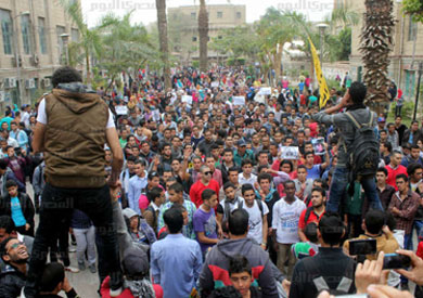مسيرة إخوانية في جامعة القاهرة ضد حظر نشاط الأسر الطلابية -

