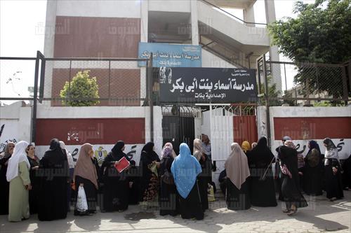 غياب قوات الأمن بأول أيام امتحانات الثانوية بشبرا والشرابية.. وأولياء الأمور: «هي الشرطة فين»؟