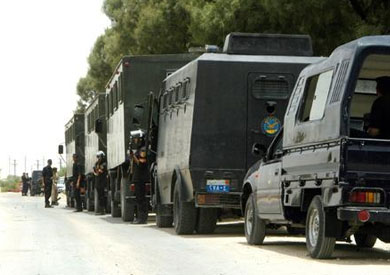 http://www.shorouknews.com/uploadedimages/Sections/Egypt/original/Security-forces-in-Kerdasa21691.jpg