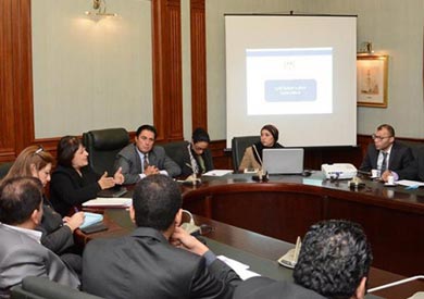 بالصور.. زوجة محافظ الإسكندرية على خطى السيدة الأولى - 

        