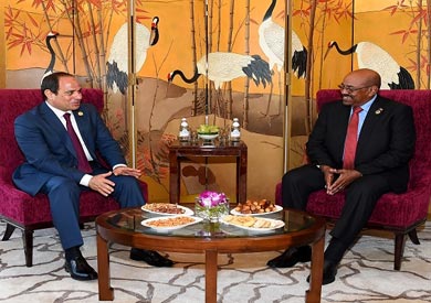 «السيسي» يبحث مع نظيره السوداني تعزيز التعاون الثنائي بين البلدين