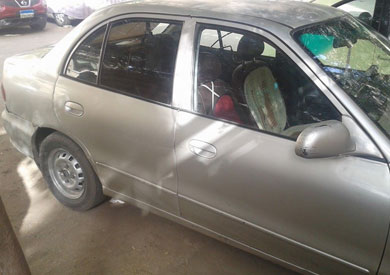 العثور على سيارة مسروقة منذ 5 سنوات وأخرى مبلغ بسرقتها على الطريق الدولي الساحلي بمطروح