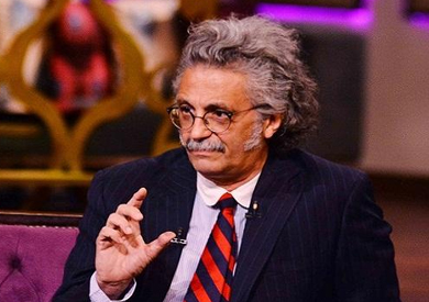أطباء يطلقون هاشتاج «#ادعم_حسين_خيري» للتضامن معه في التحقيق بقضية «المطرية»
