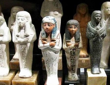 ضبط عاطل بحوزته 15 تمثال يشتبه في أثريتها بشبرا الخيمة