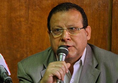 بدوى: العمال ينتظرون قانونا يمنحهم التحرر من التدخل الإدارى للدولة